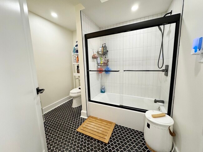 Building Photo - 77 Princeton St