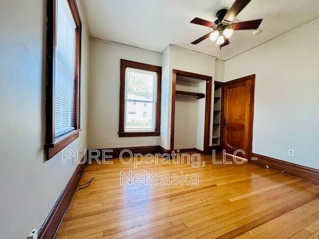 Building Photo - 4821 Underwood Ave