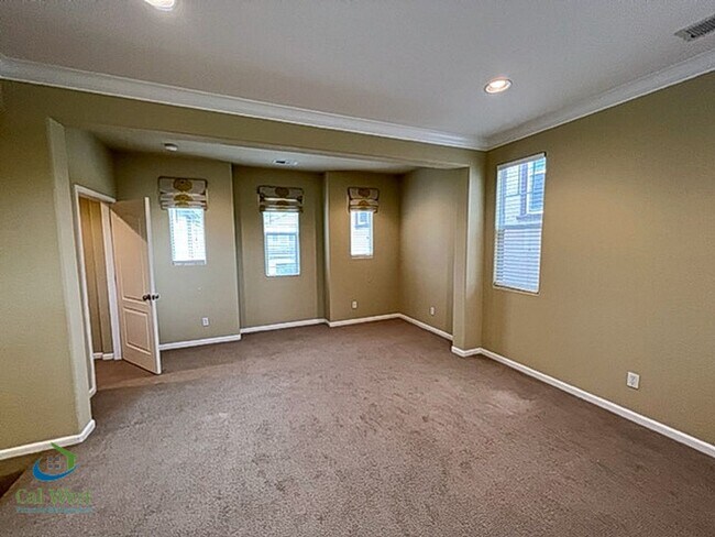 Building Photo - $3995 - 3 Bed/2.5 Bath Two Story Home in D...