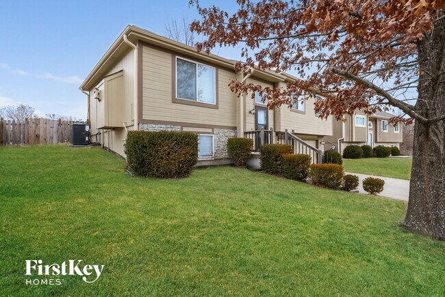 Building Photo - 11427 N Farley Ave