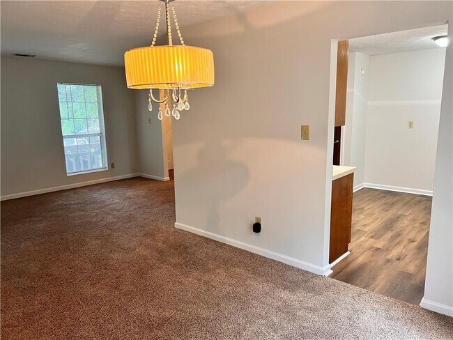 Building Photo - 4310 Ridgetop Dr