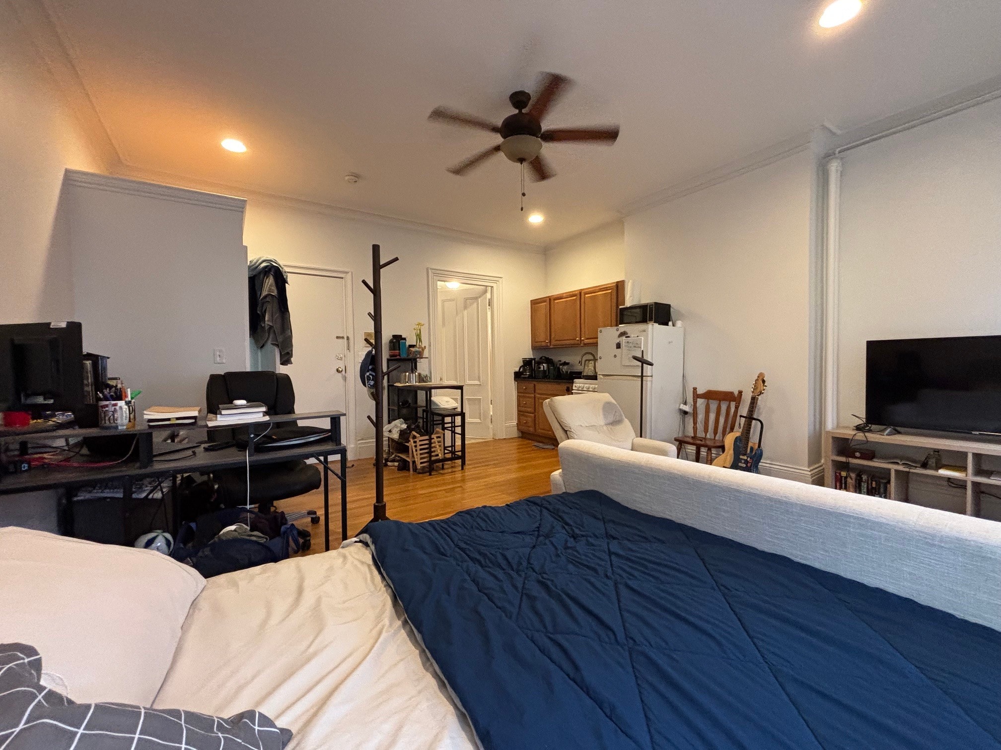 Building Photo - 85 Charles St