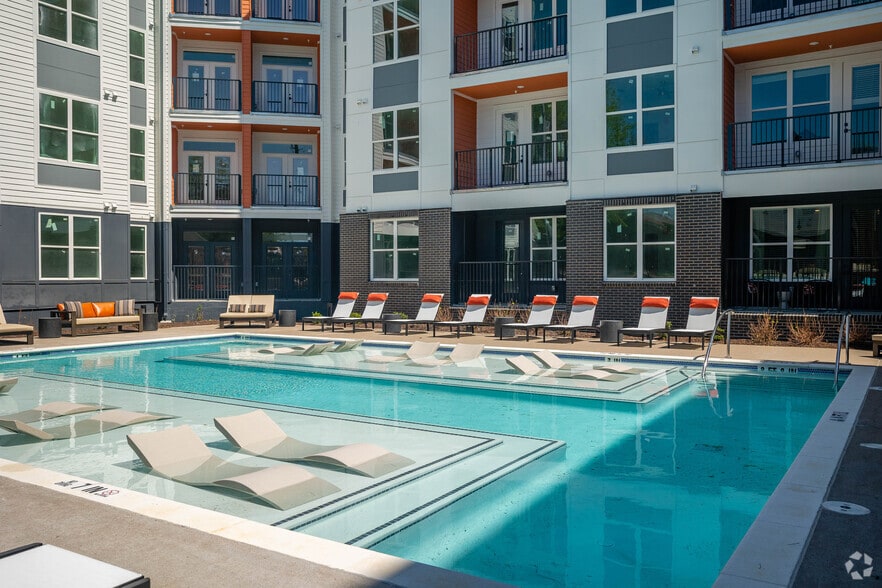 Primary Photo - Towne Nashville