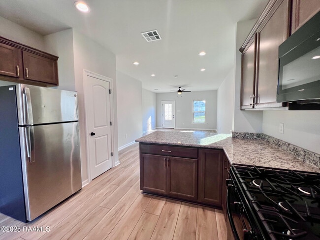 Building Photo - 131 Brattle Ct