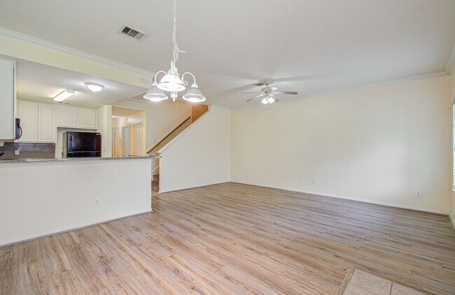 Building Photo - Affordable 3-Bedroom Townhome in Prime Missouri City Location