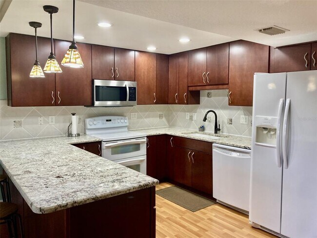 Building Photo - 305 30th Ave W