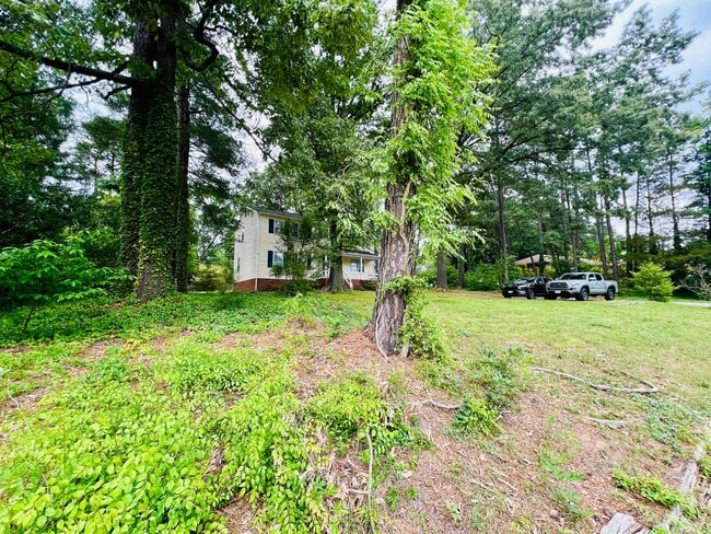 Building Photo - Charming 4-Bedroom Home with Ample Space and Modern Amenities