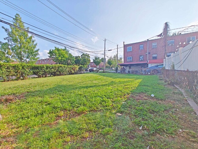 Building Photo - 3001 Wickham Ave