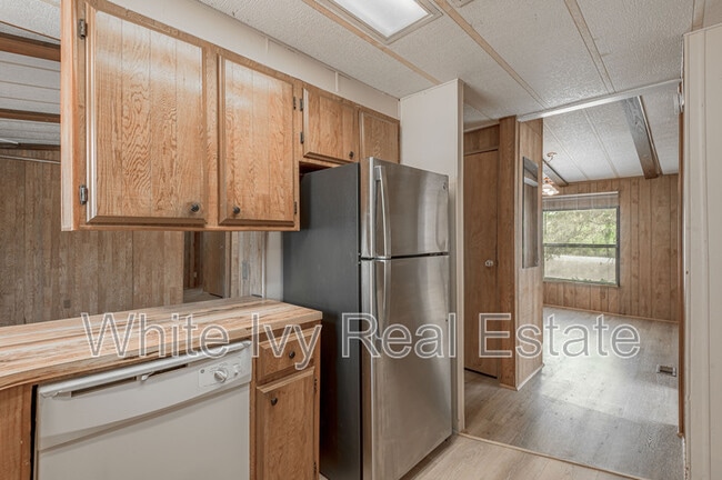 Building Photo - 30 Allen Rd