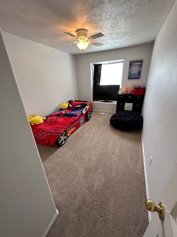 Building Photo - 270 E 15th N St