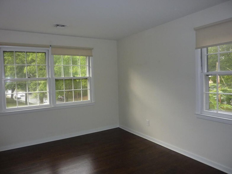 Building Photo - 62 Heritage Hill Rd