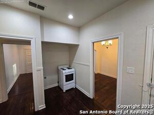 Building Photo - 809 Elmwood Dr