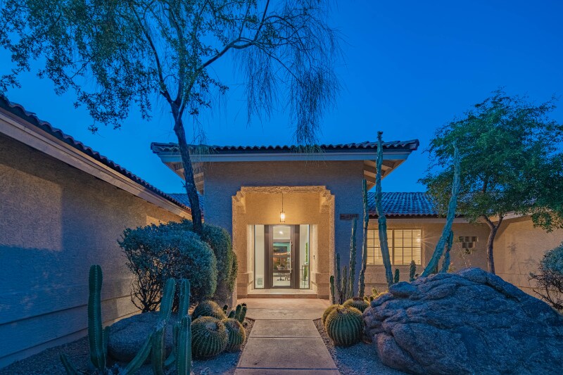 Building Photo - 8418 E La Junta Rd