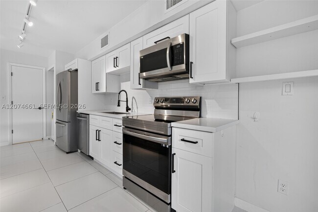 Building Photo - 15811 SW 91st Ct