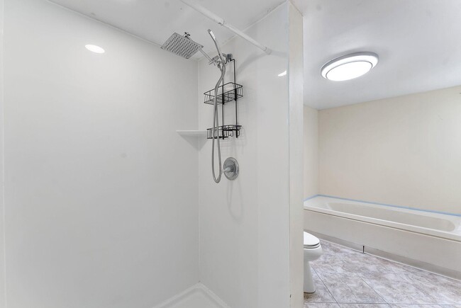 Building Photo - 5800 Camino Del Sol