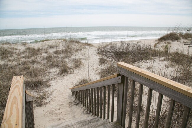 Building Photo - Kure Dreamin' @ 837 Fort Fisher Blvd S