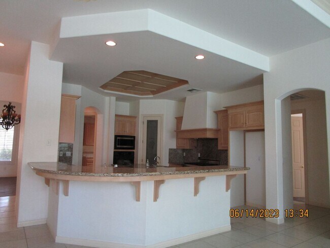 Building Photo - Seven Oaks Grand Island