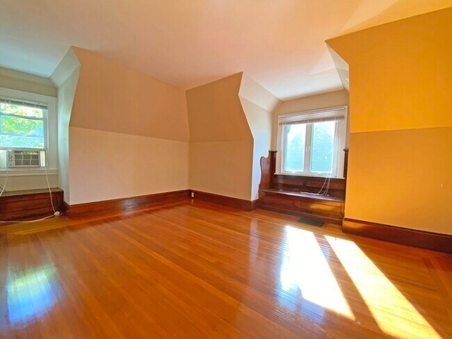 Building Photo - 24 Bowdoin St