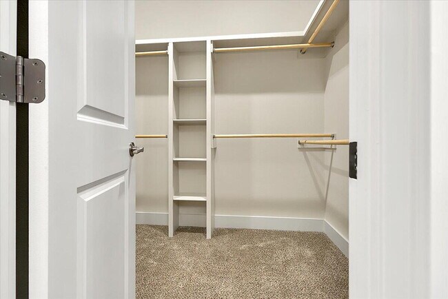 Building Photo - 132 Calvin Dr