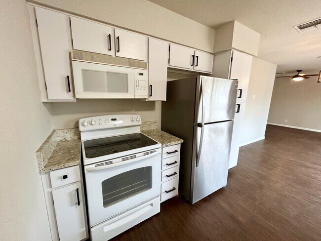 Building Photo - Close to UTSA - 3/2 Home for Rent