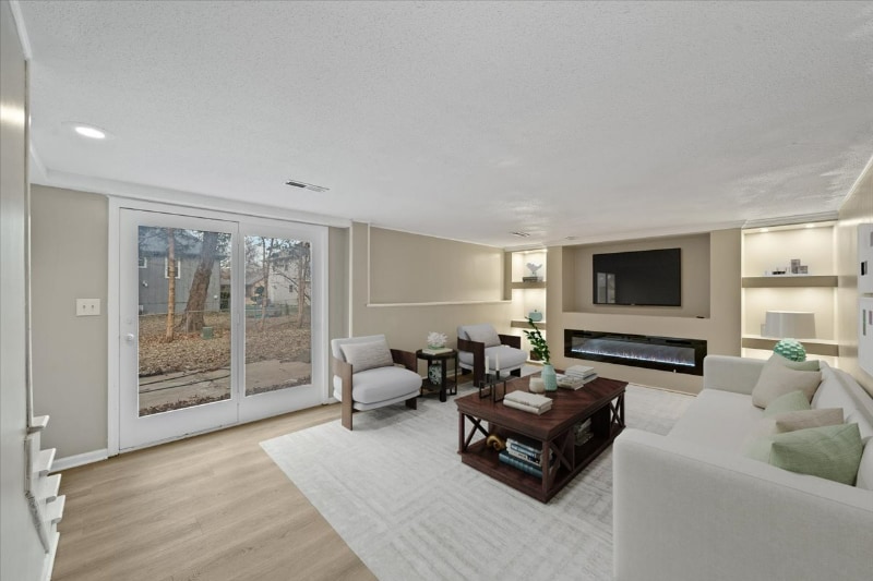 Building Photo - 11800 E 77th St