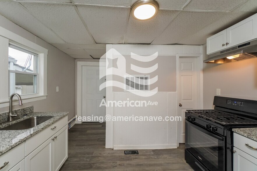 Building Photo - 823 Camden Ave