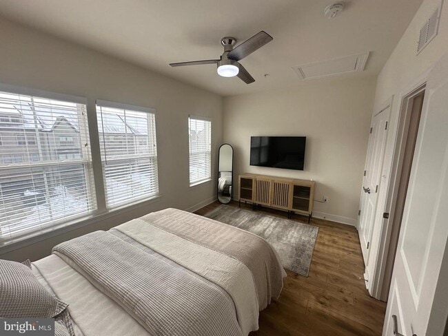 Building Photo - 127 Capital Ct