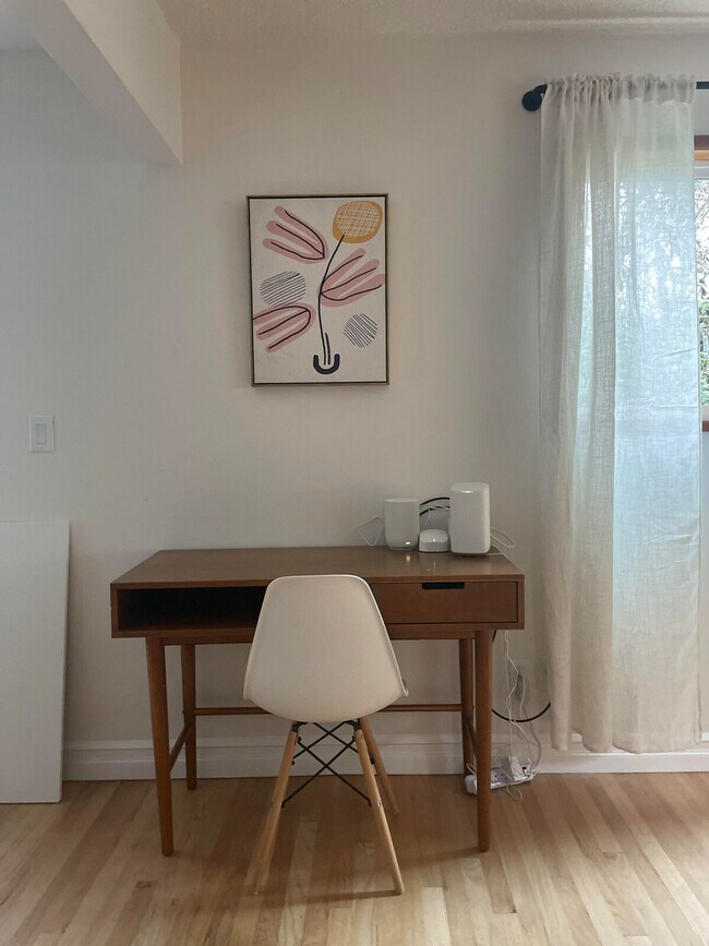 Building Photo - 3201 SW Sherwood Pl