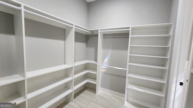 Building Photo - 143 Millers Branch Dr