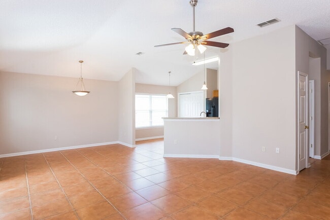 Building Photo - 8073 Leafcrest Dr