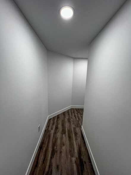 Building Photo - 8848 Daisy View Ln