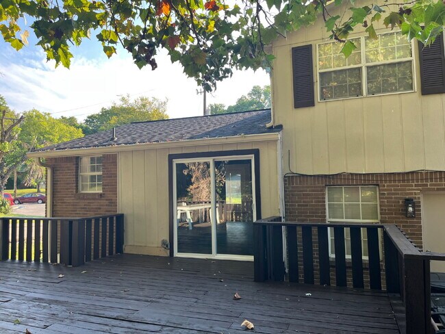 Building Photo - 416 Ocala Ct N