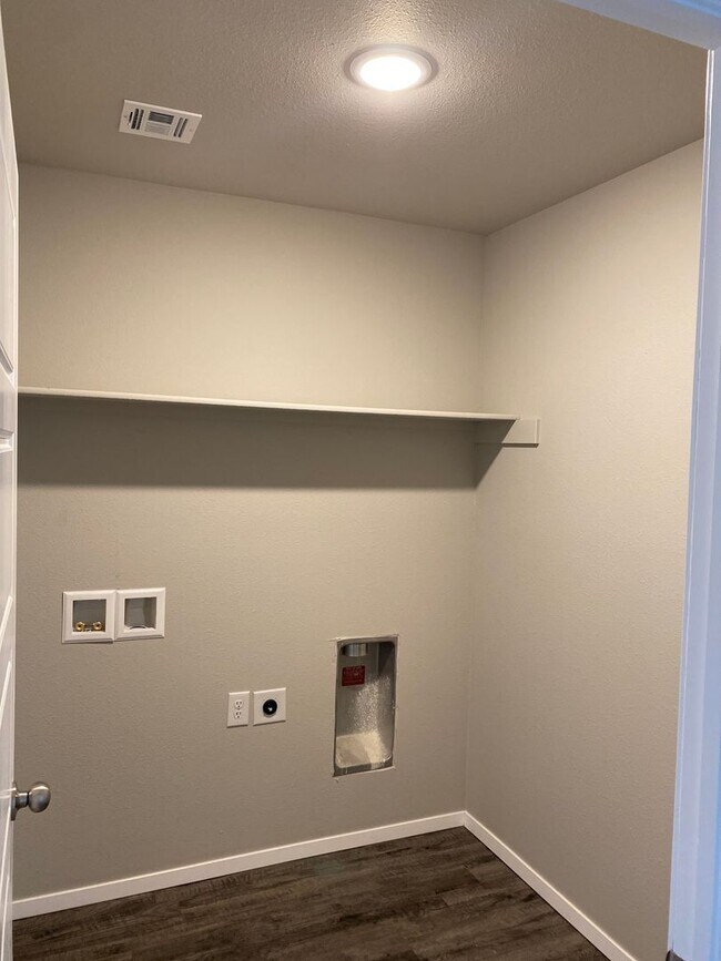 Building Photo - Now Pre-Leasing! Charming 3-Bedroom, 2-Bath Home Coming Soon to Collinsville
