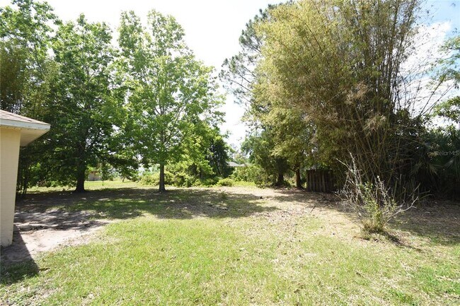 Building Photo - 15 White Deer Ln