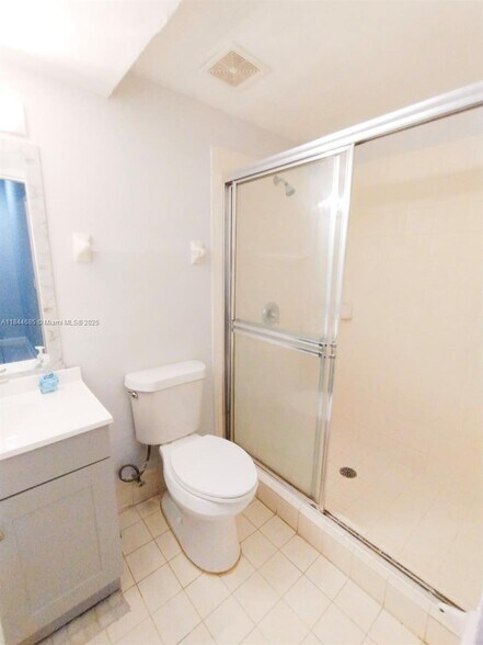 Building Photo - 3802 Shoma Dr