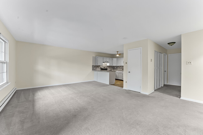 Building Photo - 137 Weedon Ct