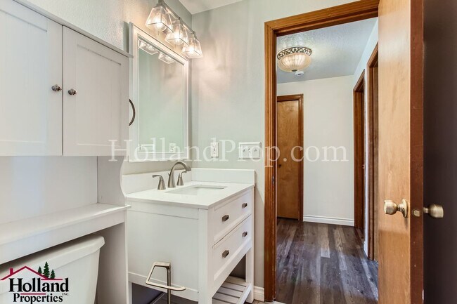 Building Photo - Charming 3-Bed, 2-Bath Home with Stunning Neighborhood Views & Excellent Amenities! NEW PRICE and...