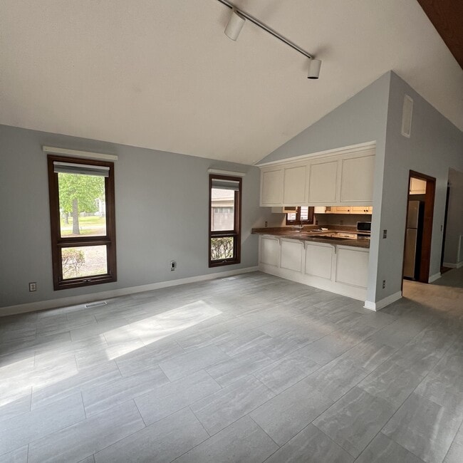 Building Photo - 137 Starboard Bay