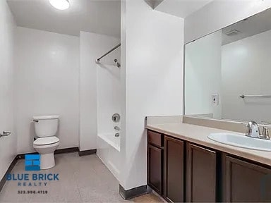 Building Photo - 15231 Sherman Way