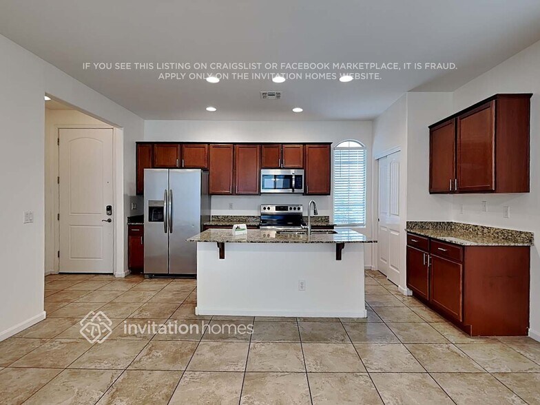 Building Photo - 1373 S Ponderosa Dr