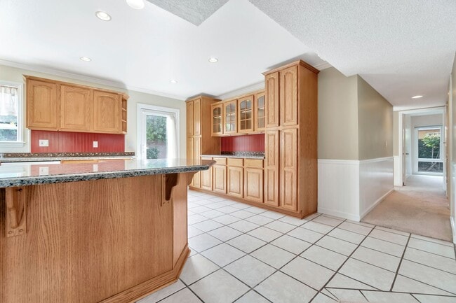 Building Photo - Charming Rossmoor Home