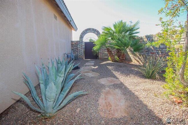 Building Photo - 3 Bedroom SOLAR Home in the Foothills for Rent!