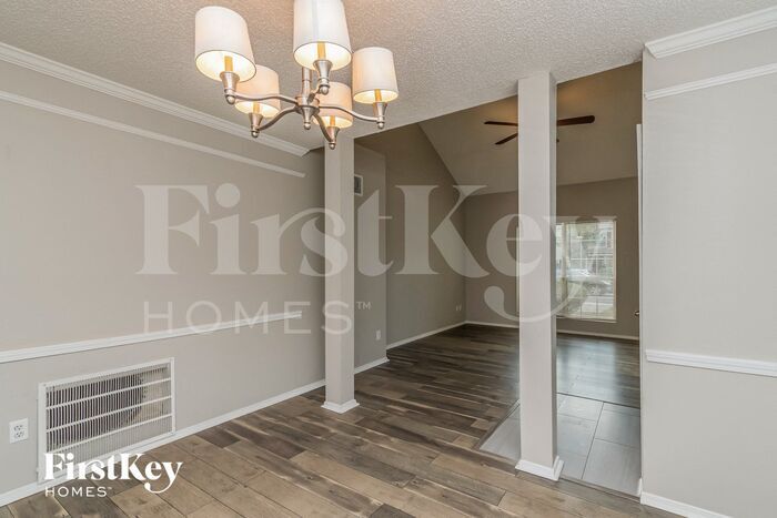 Building Photo - 11047 Traci Lynn Dr