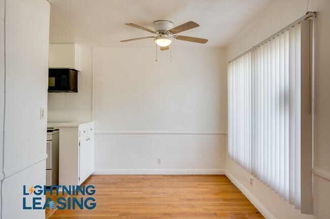 Building Photo - 12310 Chandler Blvd