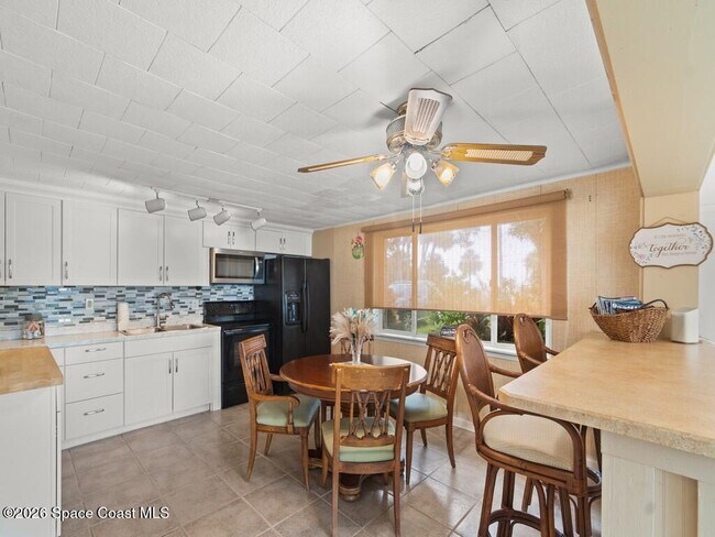 Building Photo - 13485 N Indian River Dr