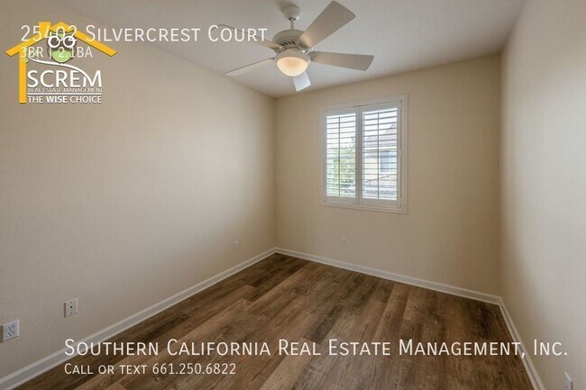 Building Photo - Three Bedroom + Loft Townhome in Gated Com...