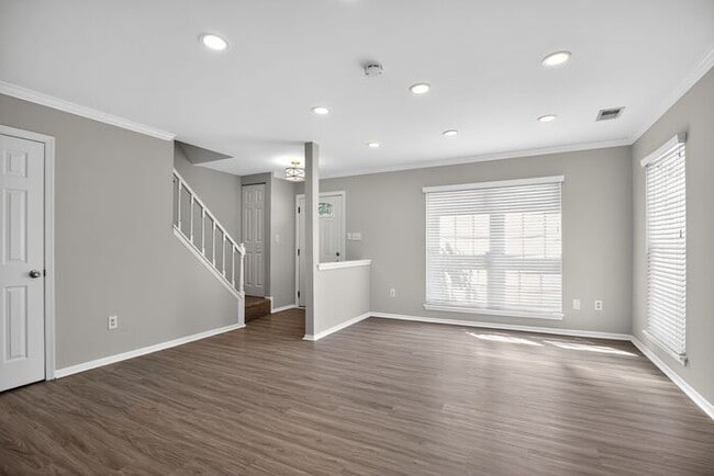 Building Photo - New Interior Upgrades 3 Bedroom Duplex wit...