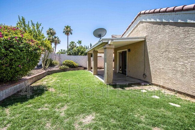 Building Photo - 16221 S 34th Way