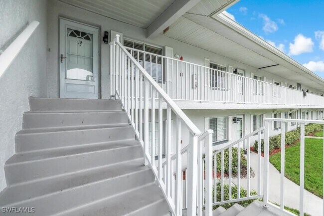 Building Photo - 260 Belina Dr