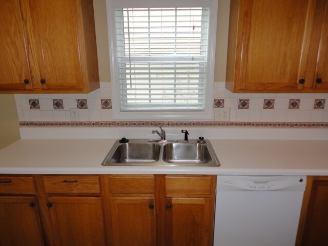 Building Photo - 2601 Trailwood Hills Dr